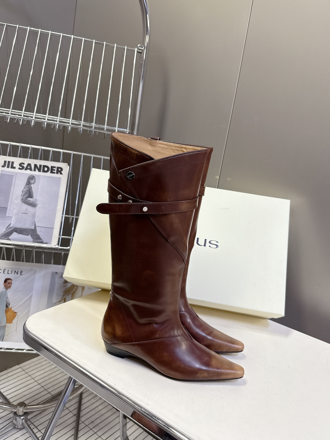 Orinous潮牌秋冬最新款复古长靴 超多明星网红种草 当下最流行的皮料风格 质感拉满 交叉的钉珠扣袢 