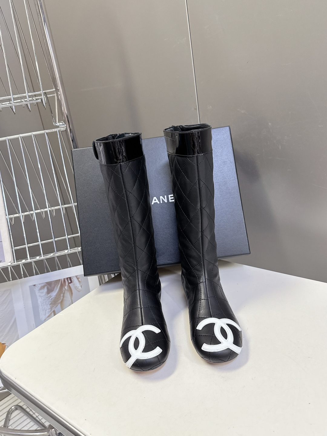 CHANEL香奈儿最新款中古康鹏芭蕾舞 长靴 超多明星名媛上脚 这款芭蕾舞长靴 第一眼看上就被种草了根据