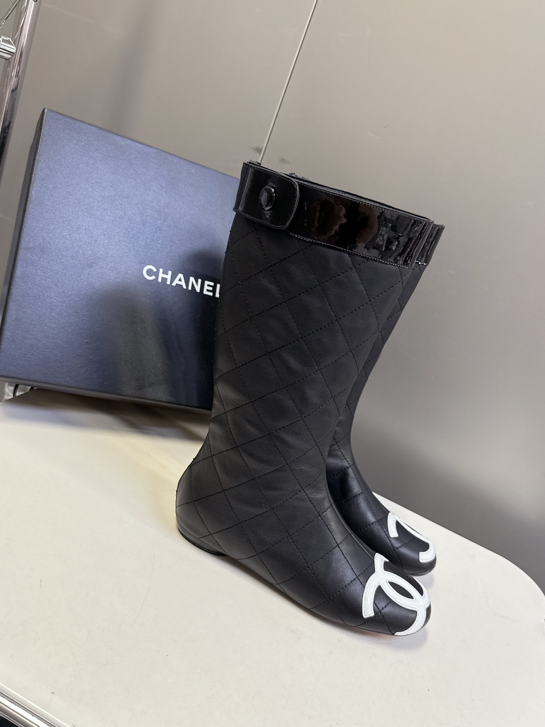 CHANEL香奈儿最新款中古康鹏芭蕾舞 长靴 超多明星名媛上脚 这款芭蕾舞长靴 第一眼看上就被种草了根据