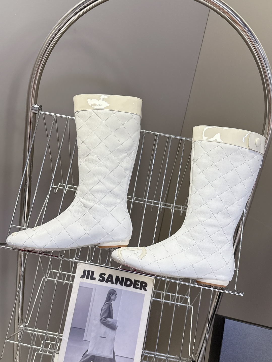 CHANEL香奈儿最新款中古康鹏芭蕾舞 长靴 超多明星名媛上脚 这款芭蕾舞长靴 第一眼看上就被种草了根据