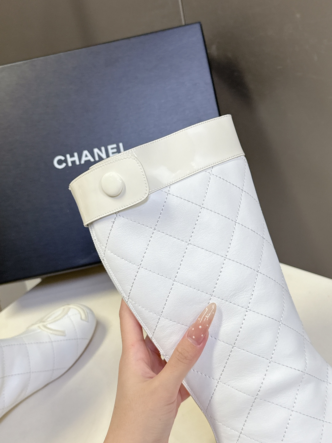 CHANEL香奈儿最新款中古康鹏芭蕾舞 长靴 超多明星名媛上脚 这款芭蕾舞长靴 第一眼看上就被种草了根据