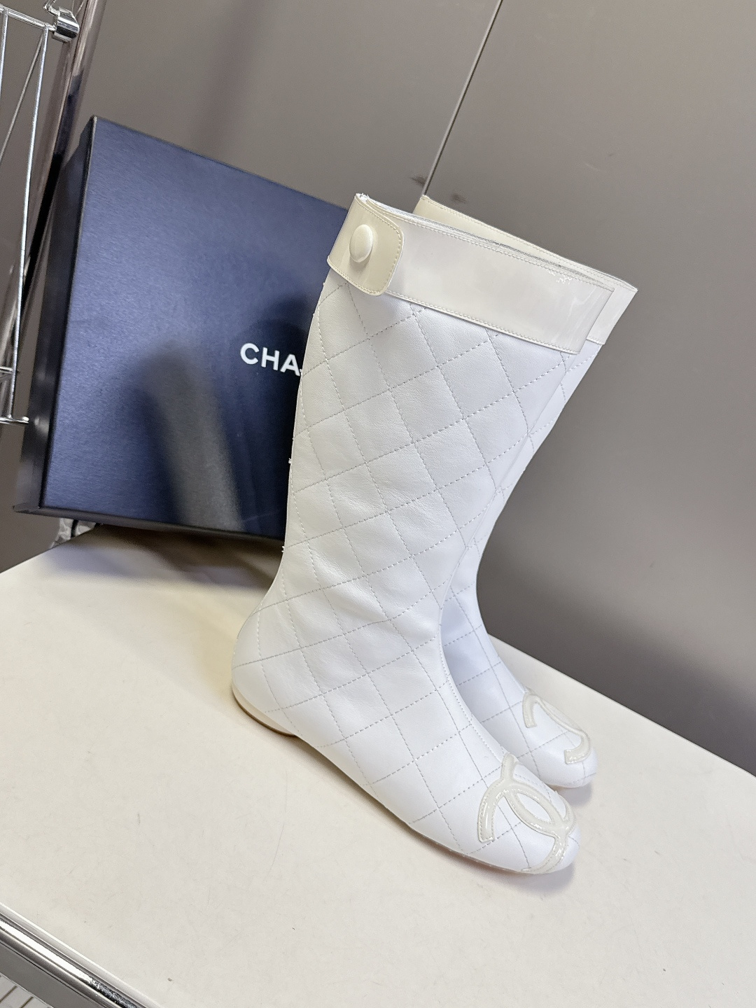 CHANEL香奈儿最新款中古康鹏芭蕾舞 长靴 超多明星名媛上脚 这款芭蕾舞长靴 第一眼看上就被种草了根据