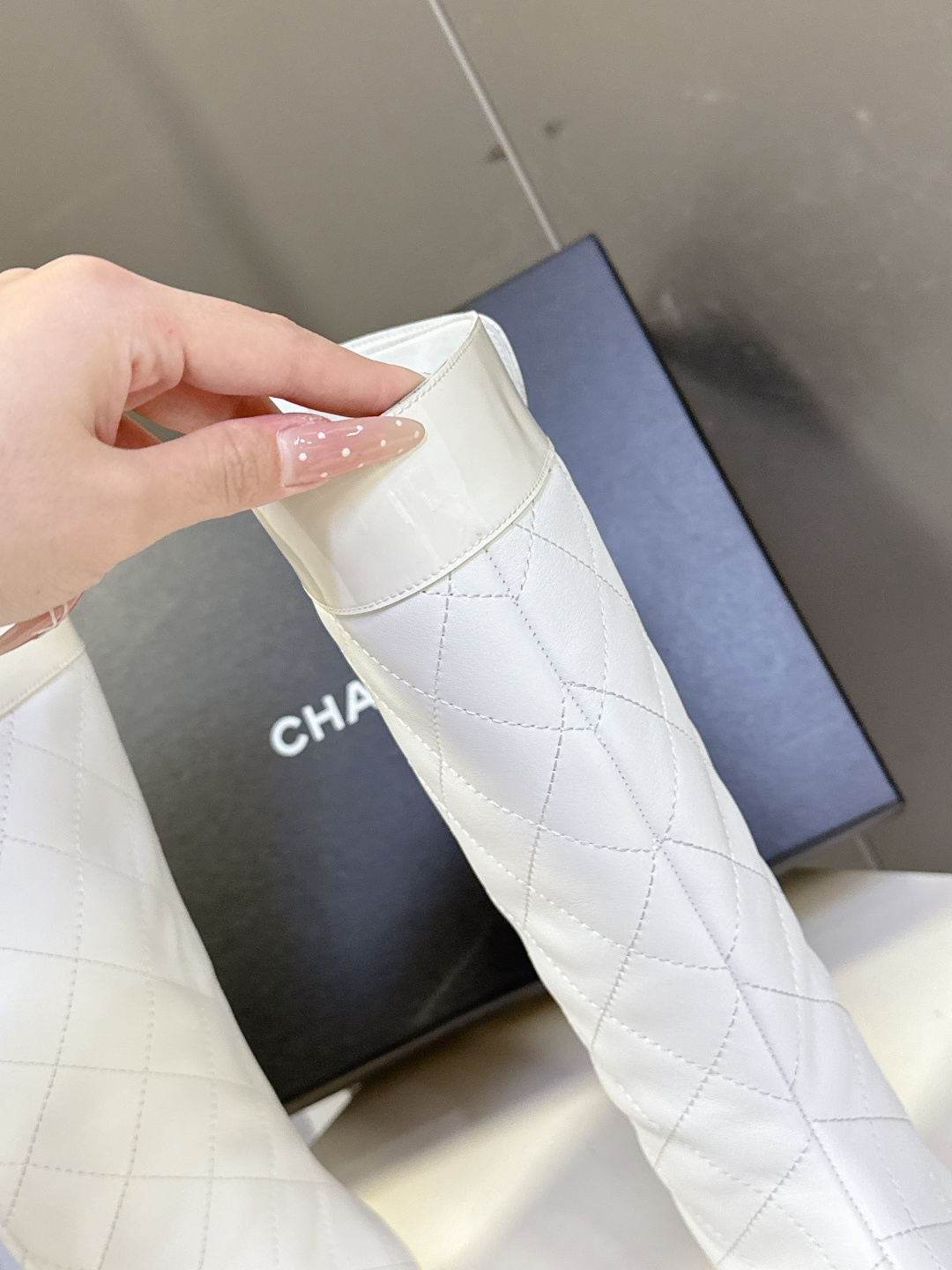 CHANEL香奈儿最新款中古康鹏芭蕾舞 长靴 超多明星名媛上脚 这款芭蕾舞长靴 第一眼看上就被种草了根据