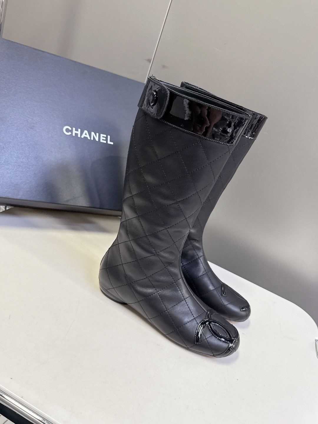 CHANEL香奈儿最新款中古康鹏芭蕾舞 长靴 超多明星名媛上脚 这款芭蕾舞长靴 第一眼看上就被种草了根据