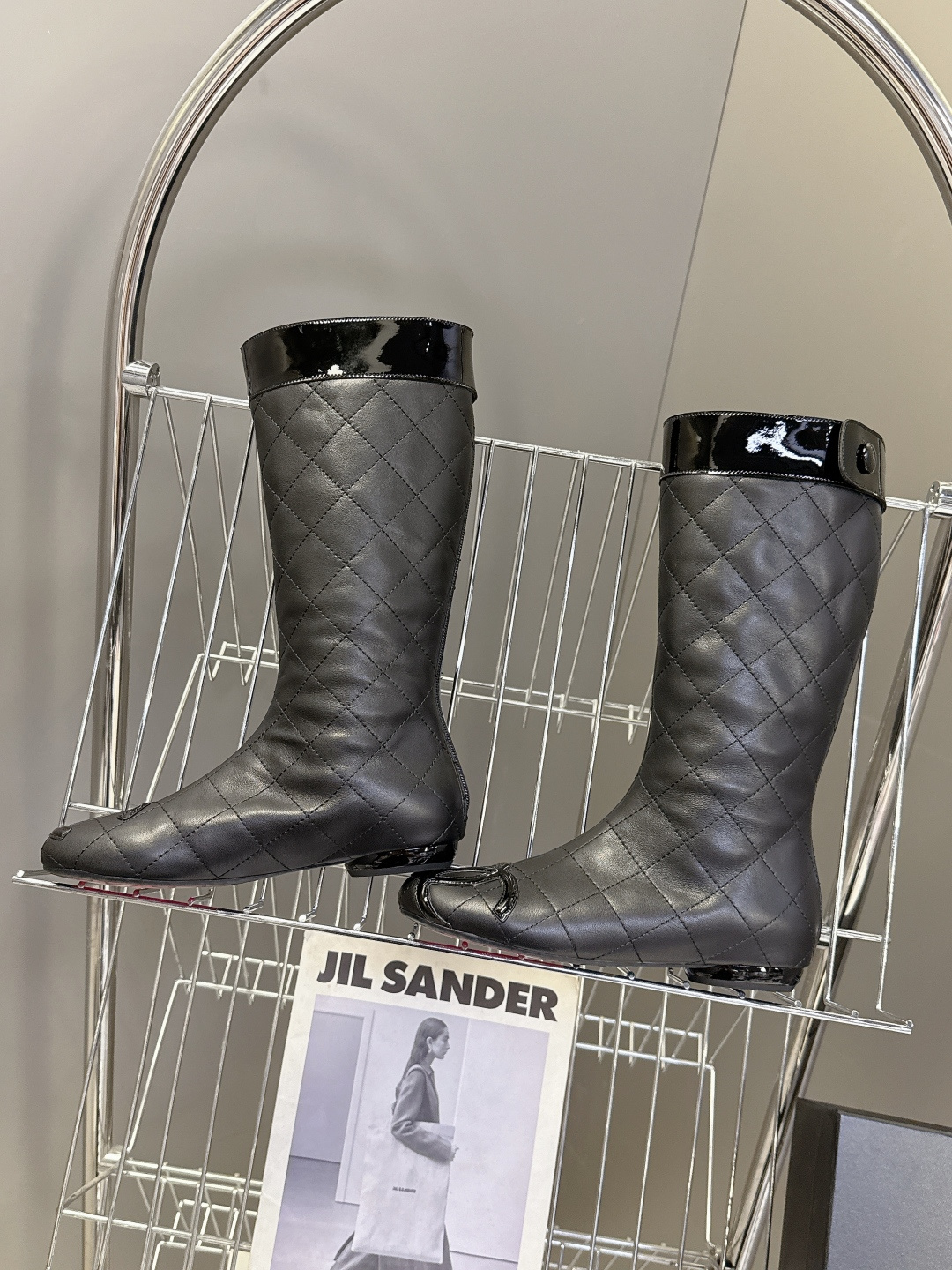 CHANEL香奈儿最新款中古康鹏芭蕾舞 长靴 超多明星名媛上脚 这款芭蕾舞长靴 第一眼看上就被种草了根据