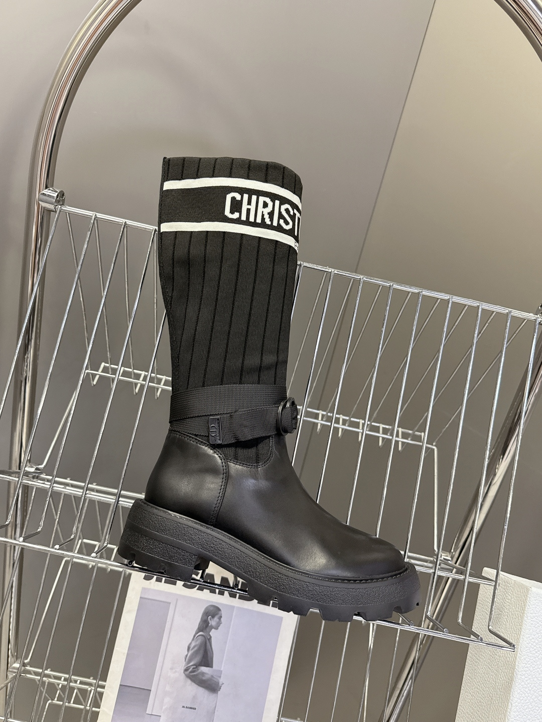 Dior迪奥秋冬最新款骑士靴 长靴 超多明星网红种草 时尚与潮流同时拥有 简约的设计 细节充满品牌元素 