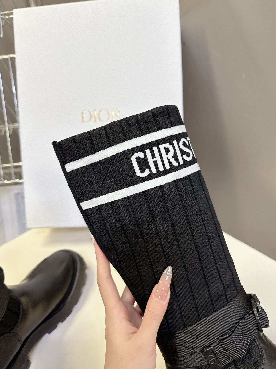 Dior迪奥秋冬最新款骑士靴 长靴 超多明星网红种草 时尚与潮流同时拥有 简约的设计 细节充满品牌元素 