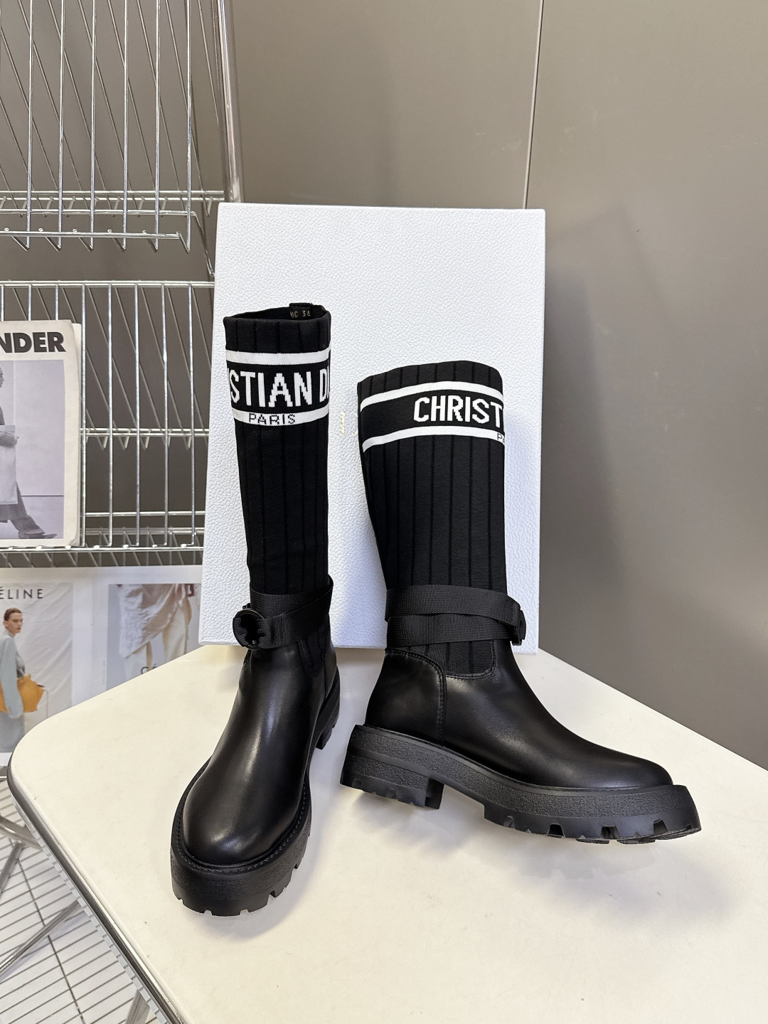 Dior迪奥秋冬最新款骑士靴 长靴 超多明星网红种草 时尚与潮流同时拥有 简约的设计 细节充满品牌元素 