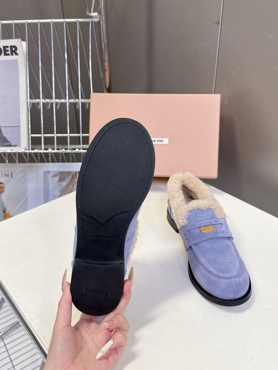 Miu Miu缪缪秋冬最新款钱币乐福鞋 毛毛鞋 超多明星时尚博主种草 毛茸茸的看着就暖和 新出的‘小钱币