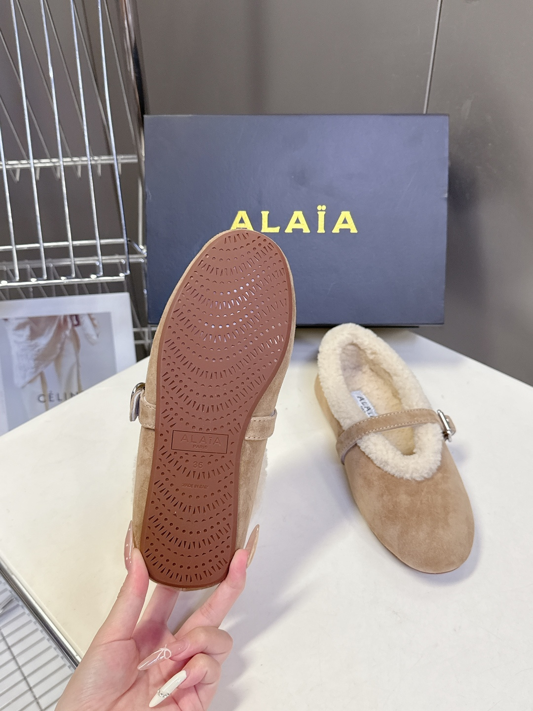 Alaia 阿莱亚秋冬走秀款平底玛丽珍毛毛鞋 章小蕙同款 甜酷仙女风 人气超高的一款毛里平底鞋，浪漫又迷