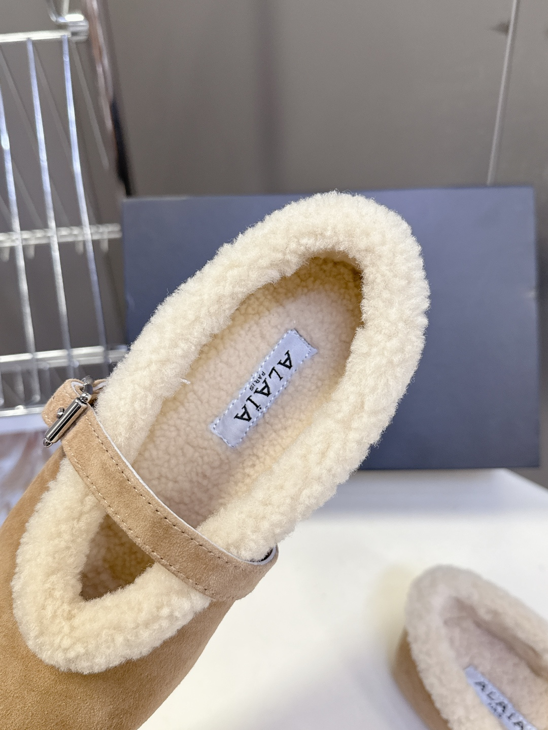 Alaia 阿莱亚秋冬走秀款平底玛丽珍毛毛鞋 章小蕙同款 甜酷仙女风 人气超高的一款毛里平底鞋，浪漫又迷