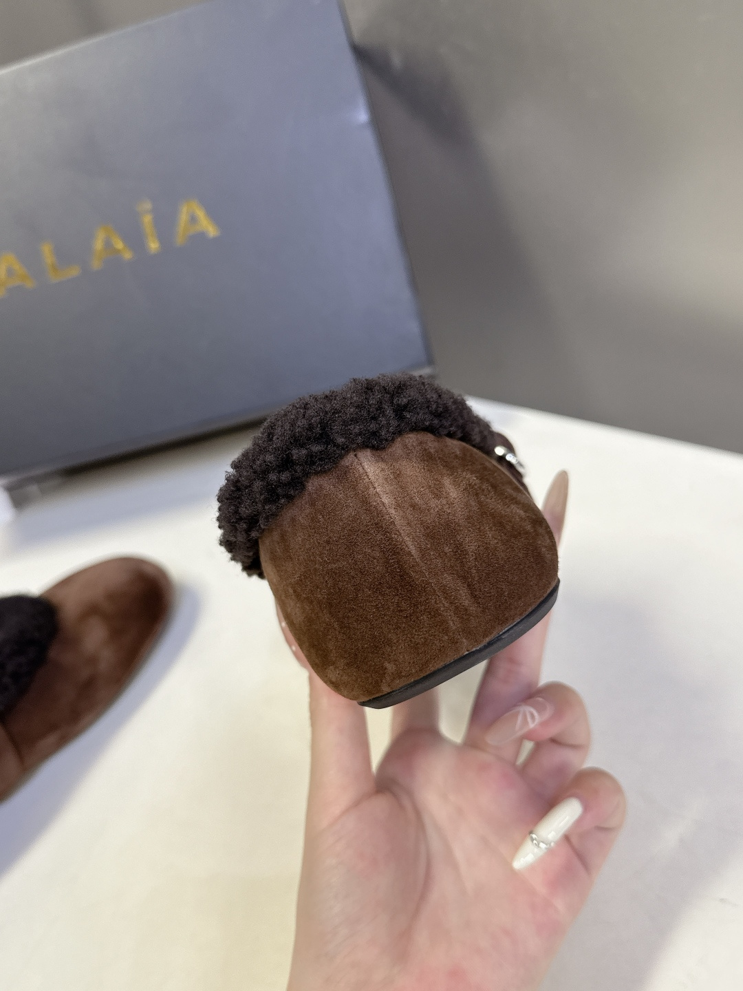 Alaia 阿莱亚秋冬走秀款平底玛丽珍毛毛鞋 章小蕙同款 甜酷仙女风 人气超高的一款毛里平底鞋，浪漫又迷