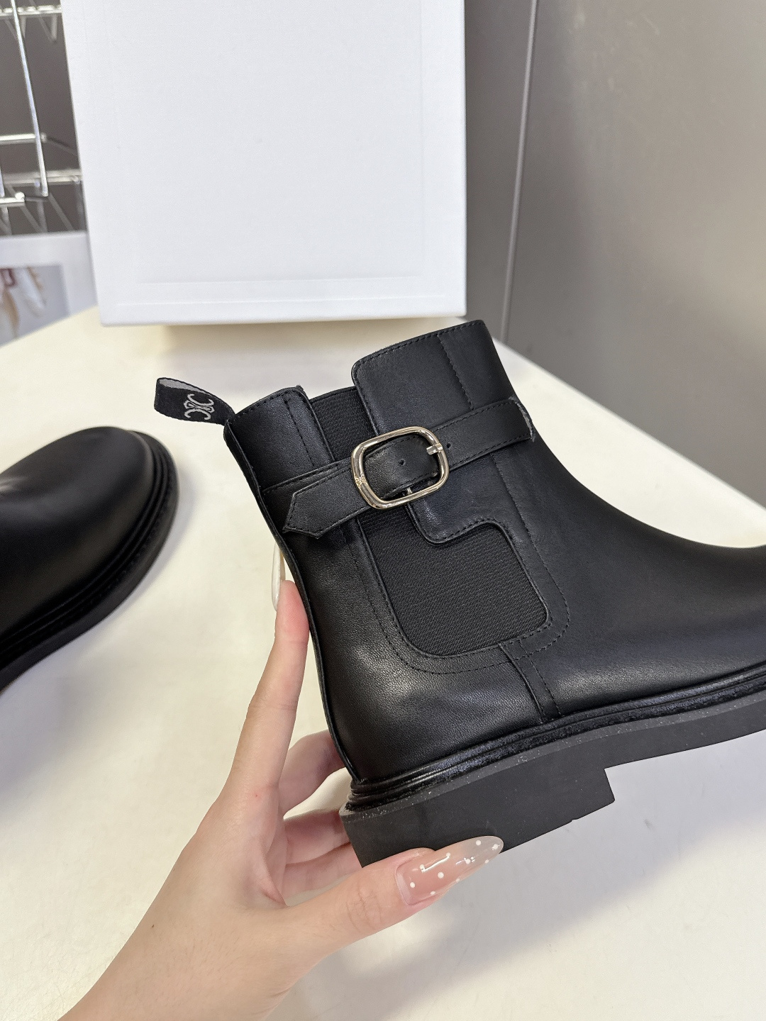 CELINE思琳秋冬专柜最新款骑士靴 超多明星网红种草 时尚博主同款 早秋力推单品！复古欧美风格 炸街必