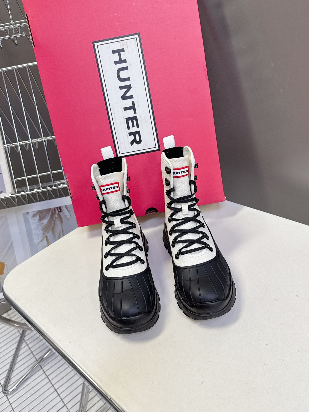 HUNTER秋冬专柜最新款马丁靴 超多明星网红种草 时尚博主同款 秋冬力推单品！超火的雨靴品牌 终于出常