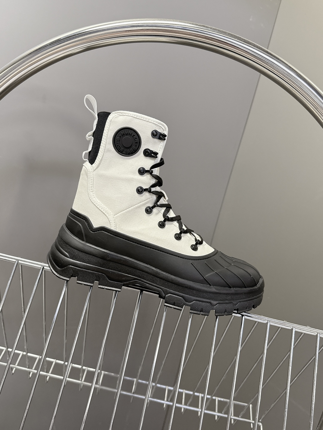 HUNTER秋冬专柜最新款马丁靴 超多明星网红种草 时尚博主同款 秋冬力推单品！超火的雨靴品牌 终于出常