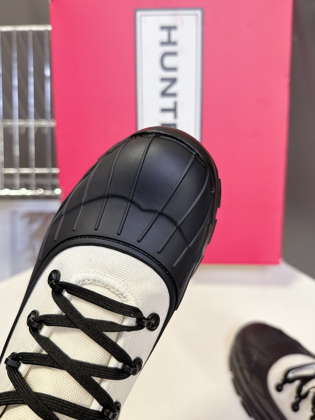 HUNTER秋冬专柜最新款马丁靴 超多明星网红种草 时尚博主同款 秋冬力推单品！超火的雨靴品牌 终于出常