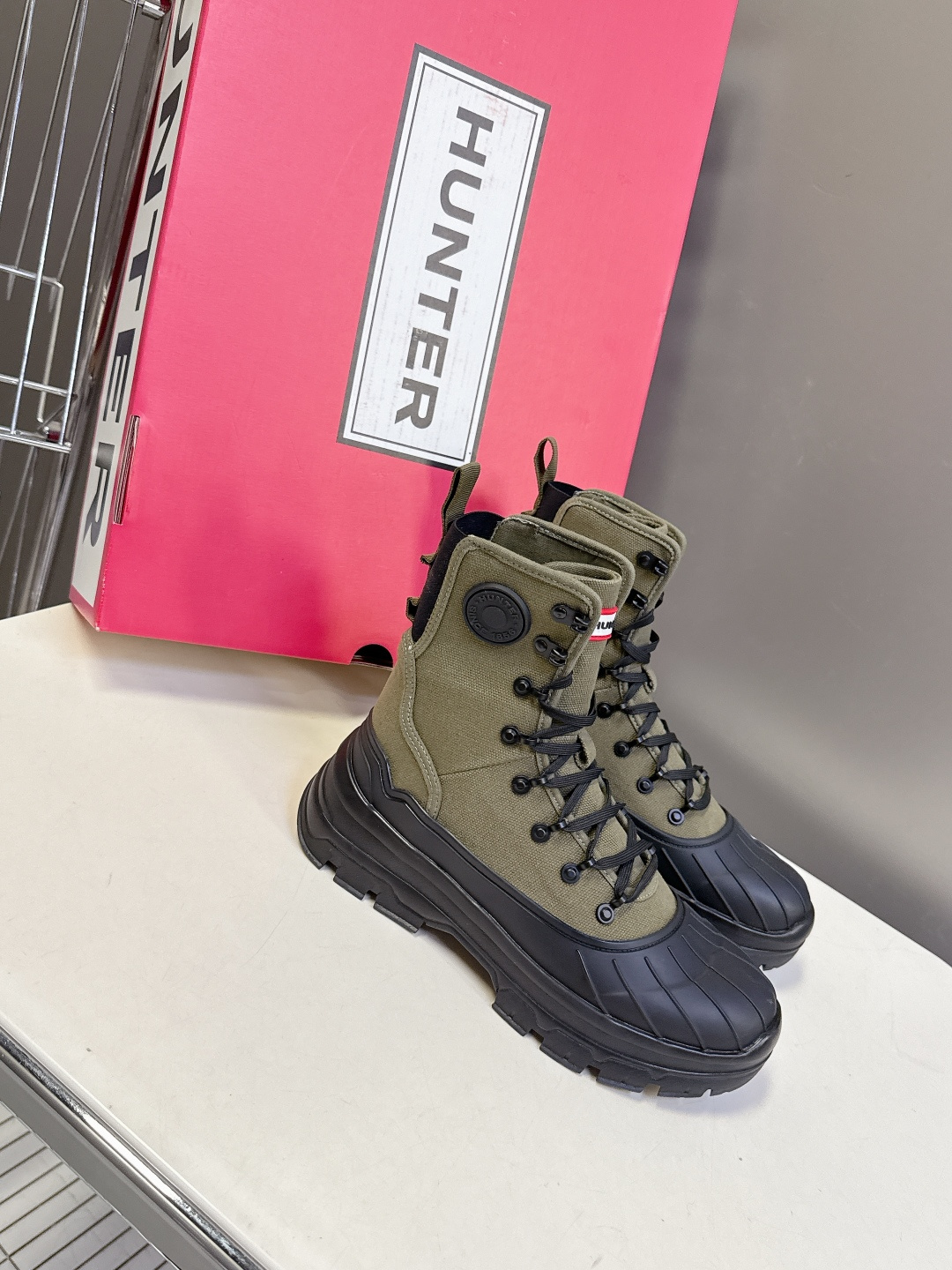 HUNTER秋冬专柜最新款马丁靴 超多明星网红种草 时尚博主同款 秋冬力推单品！超火的雨靴品牌 终于出常