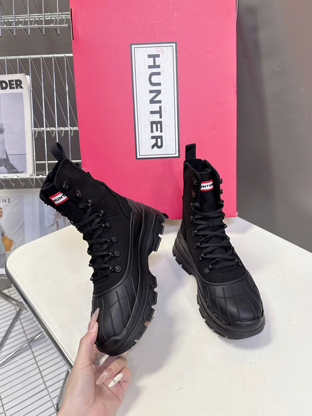 HUNTER秋冬专柜最新款马丁靴 超多明星网红种草 时尚博主同款 秋冬力推单品！超火的雨靴品牌 终于出常