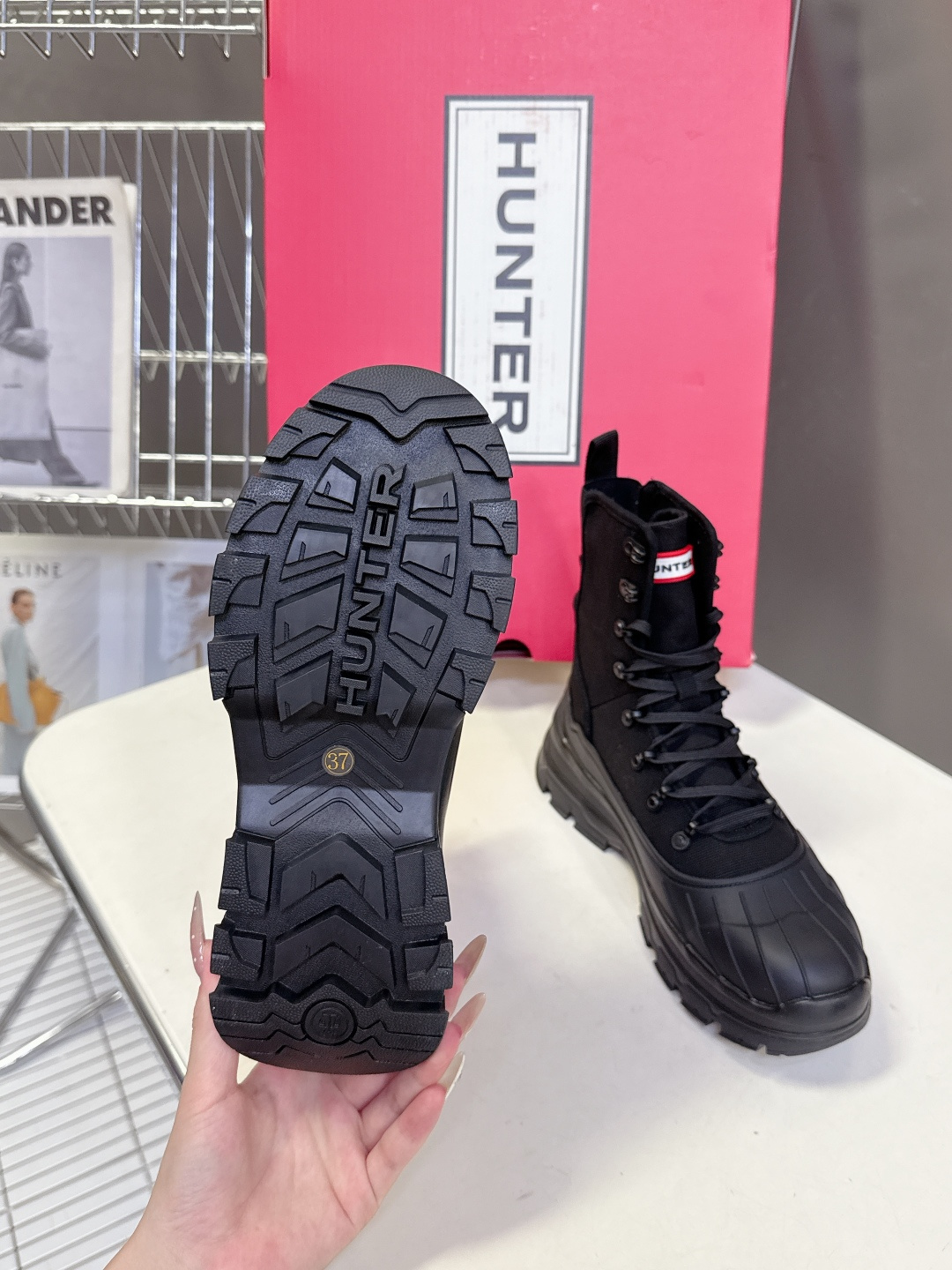 HUNTER秋冬专柜最新款马丁靴 超多明星网红种草 时尚博主同款 秋冬力推单品！超火的雨靴品牌 终于出常