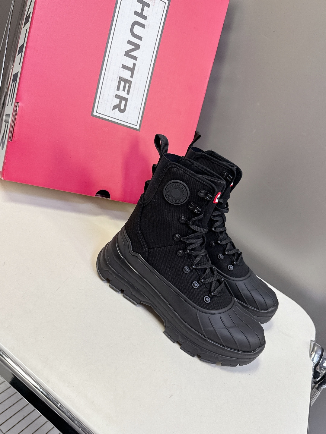 HUNTER秋冬专柜最新款马丁靴 超多明星网红种草 时尚博主同款 秋冬力推单品！超火的雨靴品牌 终于出常