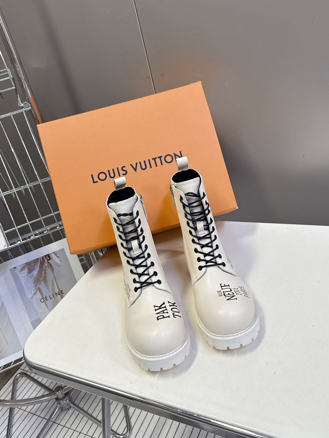 路易威登LOUIS VUITTON秋冬最新情侣款马丁靴 超多明星时尚博主种草 原版一比一复刻打造 版型超