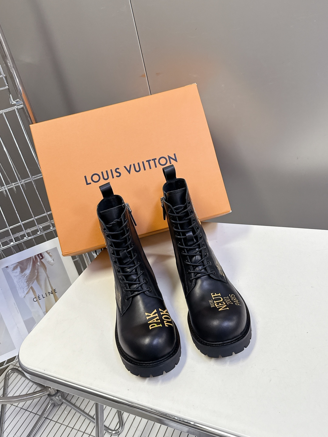 路易威登LOUIS VUITTON秋冬最新情侣款马丁靴 超多明星时尚博主种草 原版一比一复刻打造 版型超
