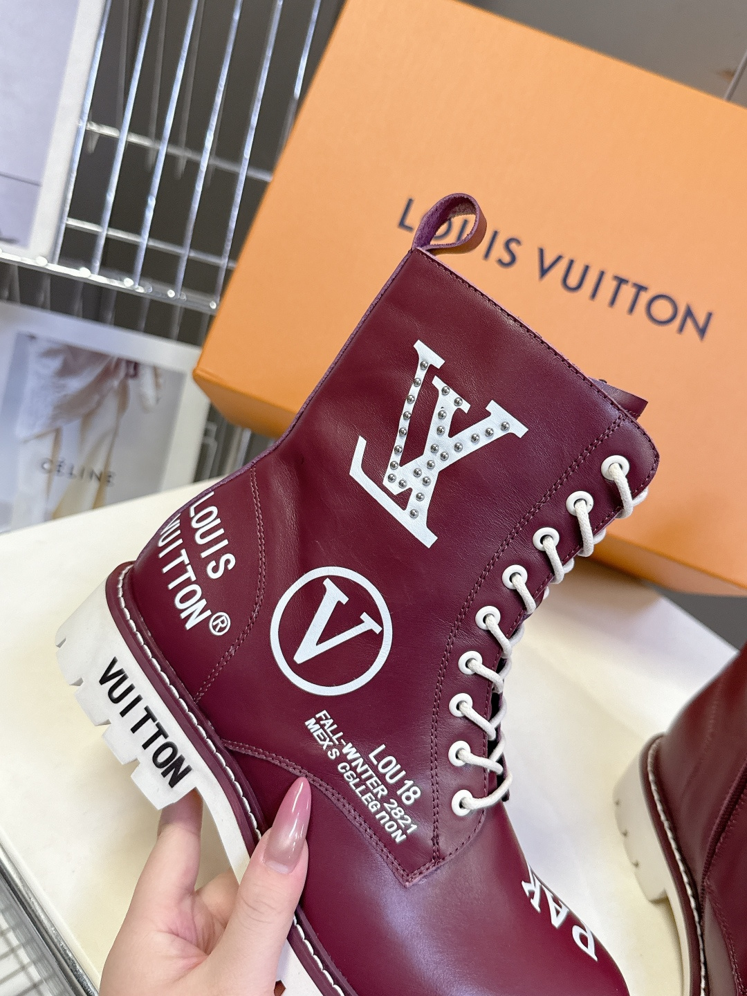 路易威登LOUIS VUITTON秋冬最新情侣款马丁靴 超多明星时尚博主种草 原版一比一复刻打造 版型超