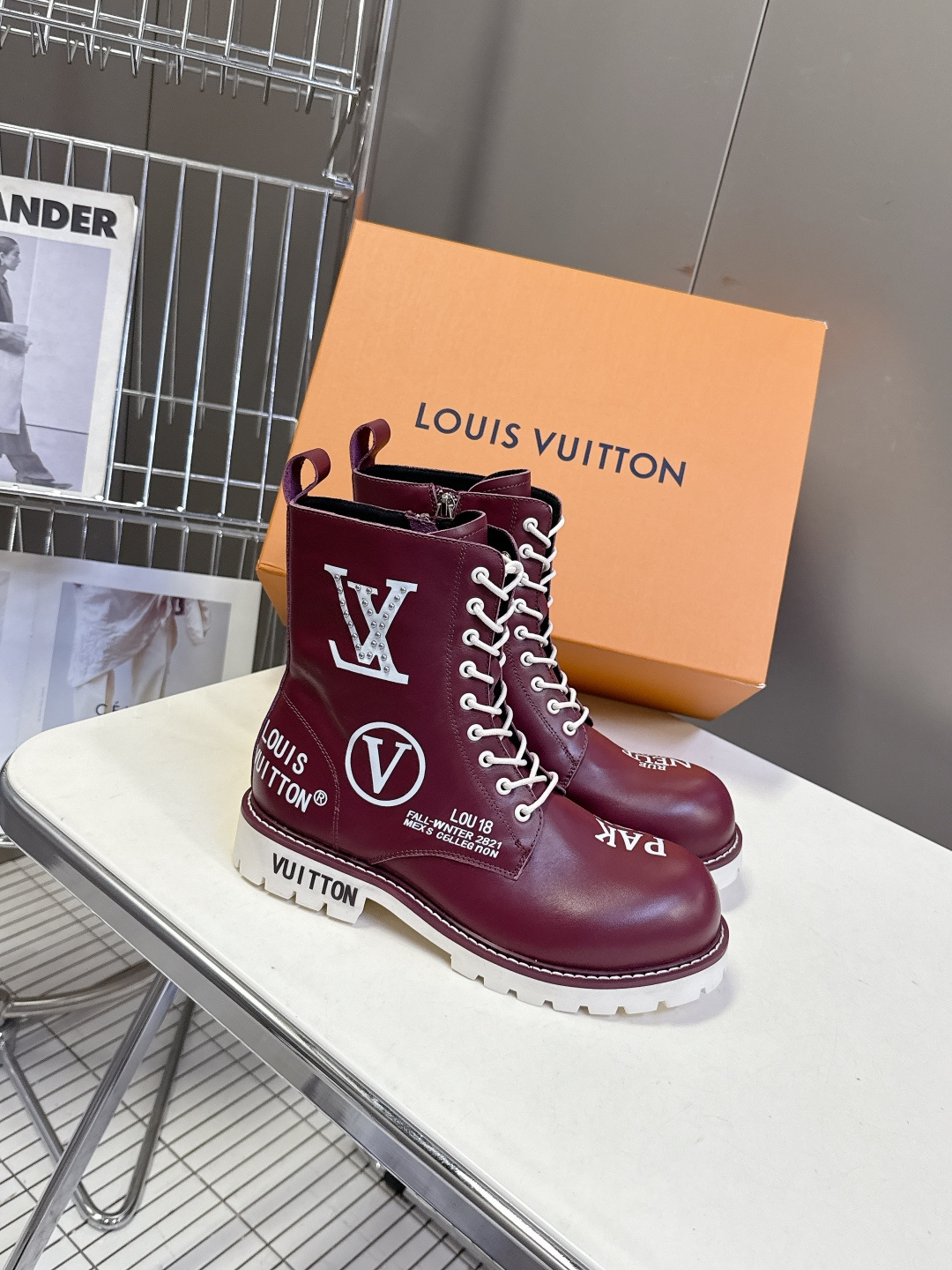 路易威登LOUIS VUITTON秋冬最新情侣款马丁靴 超多明星时尚博主种草 原版一比一复刻打造 版型超