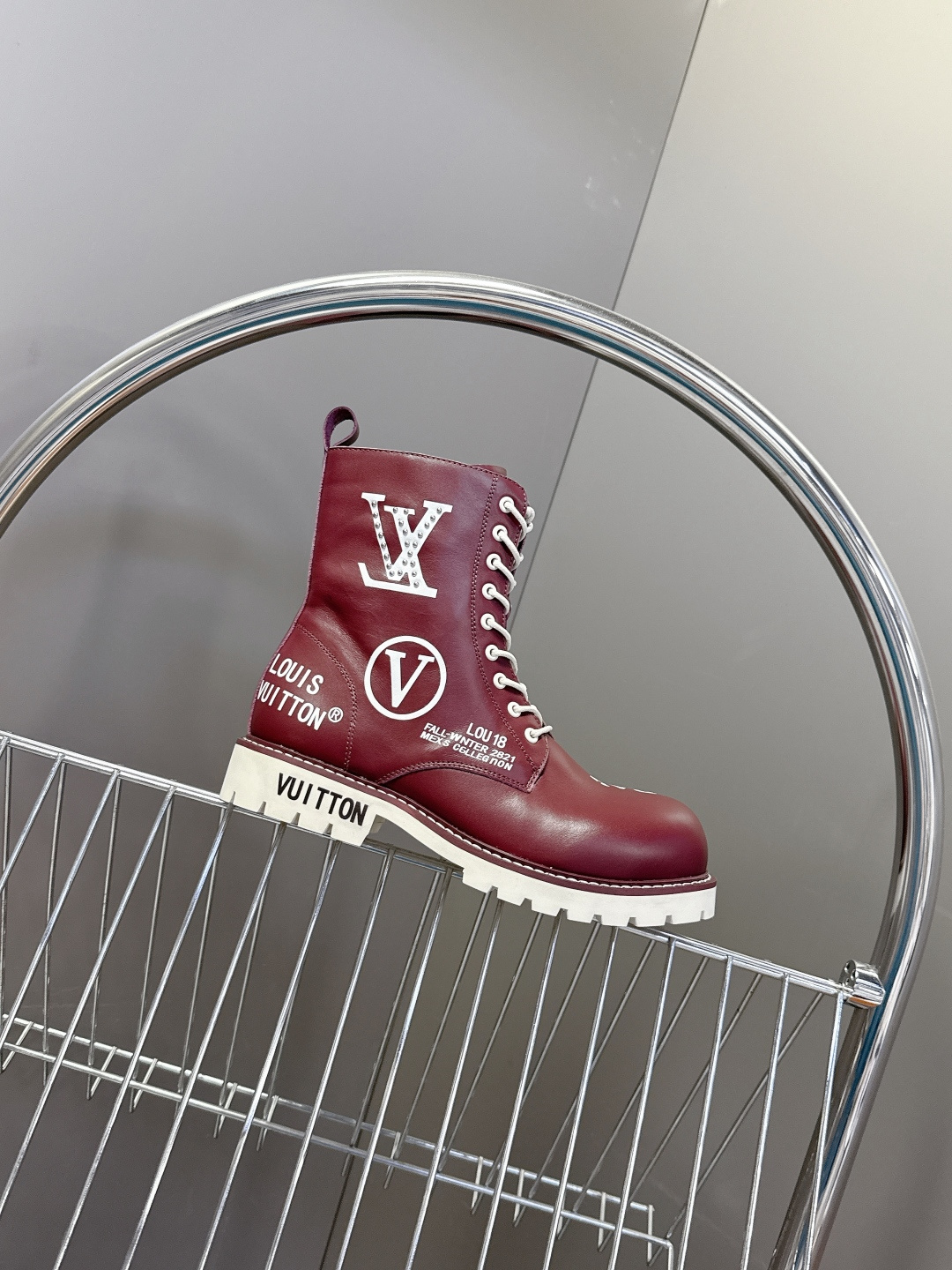 路易威登LOUIS VUITTON秋冬最新情侣款马丁靴 超多明星时尚博主种草 原版一比一复刻打造 版型超