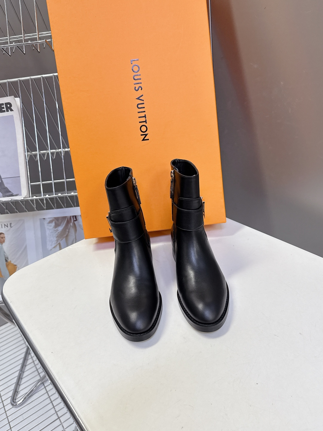 路易威登LOUIS VUITTON秋冬最新款短靴 超多明星时尚博主种草 原版一比一复刻打造 版型超级正 