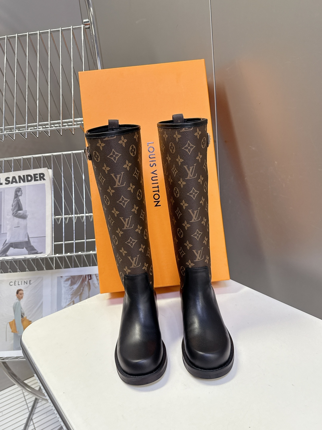 路易威登LOUIS VUITTON秋冬最新款长靴 超多明星时尚博主种草 原版一比一复刻打造 版型超级正 