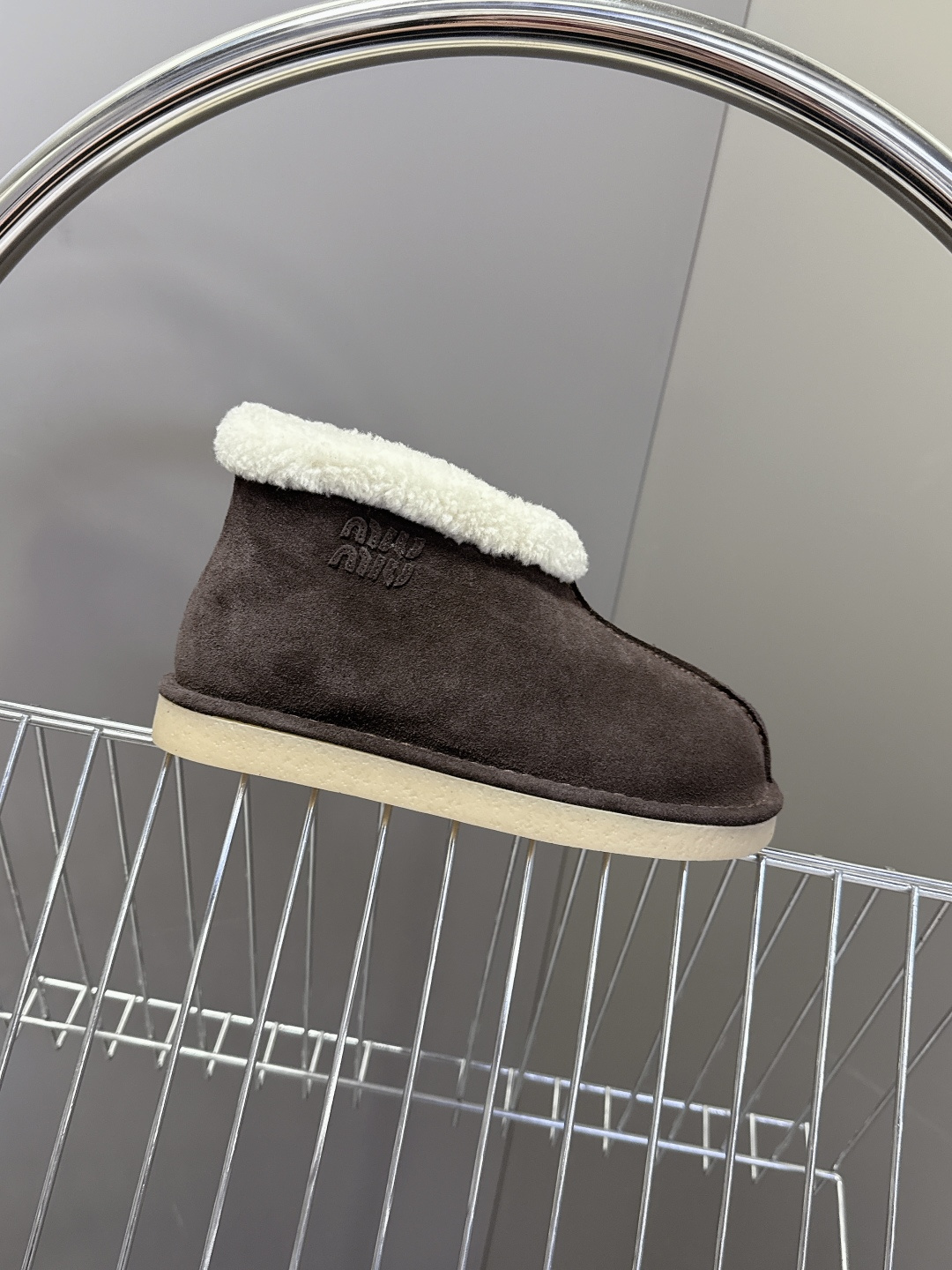 MiuMiu 缪缪秋冬最新走秀款 雪地靴毛毛鞋 原版购入开发 细节对原版 超多明星网红种草 小红书博主都