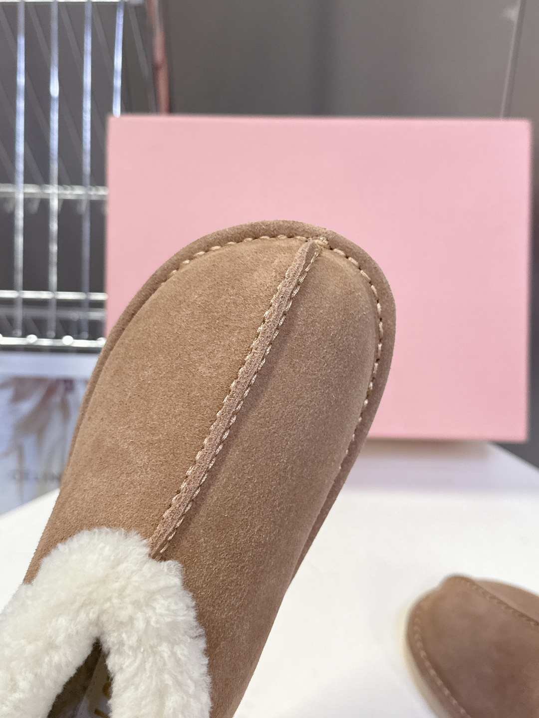 MiuMiu 缪缪秋冬最新走秀款 雪地靴毛毛鞋 原版购入开发 细节对原版 超多明星网红种草 小红书博主都