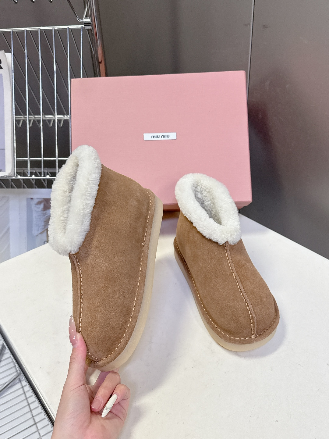 MiuMiu 缪缪秋冬最新走秀款 雪地靴毛毛鞋 原版购入开发 细节对原版 超多明星网红种草 小红书博主都