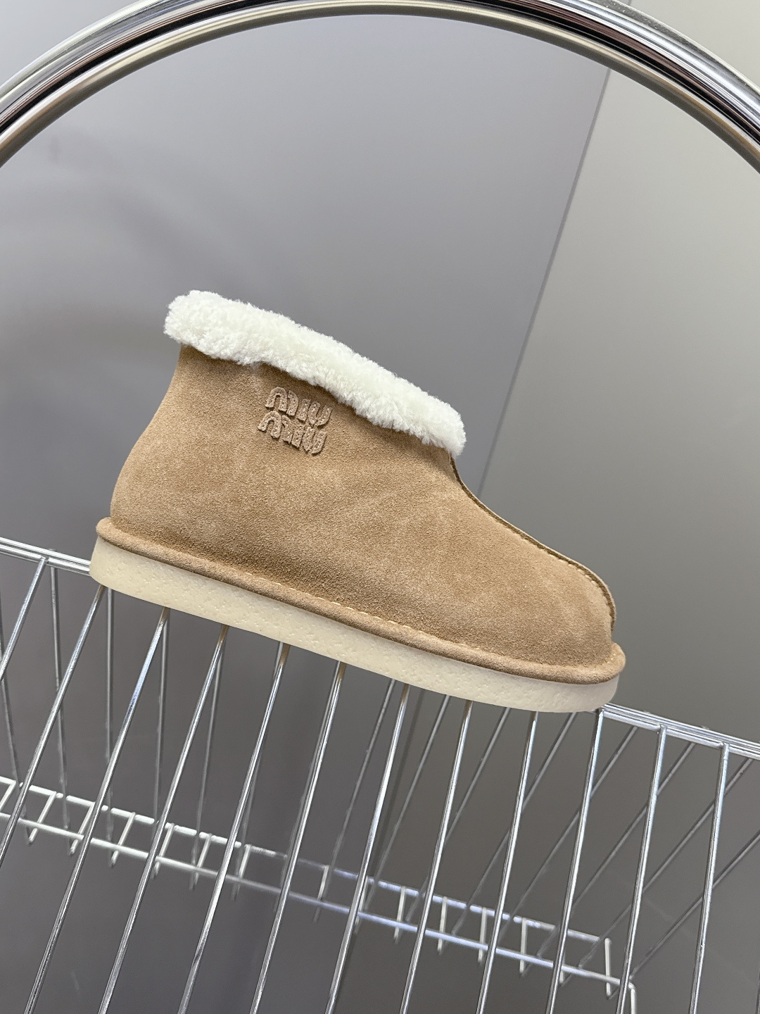 MiuMiu 缪缪秋冬最新走秀款 雪地靴毛毛鞋 原版购入开发 细节对原版 超多明星网红种草 小红书博主都