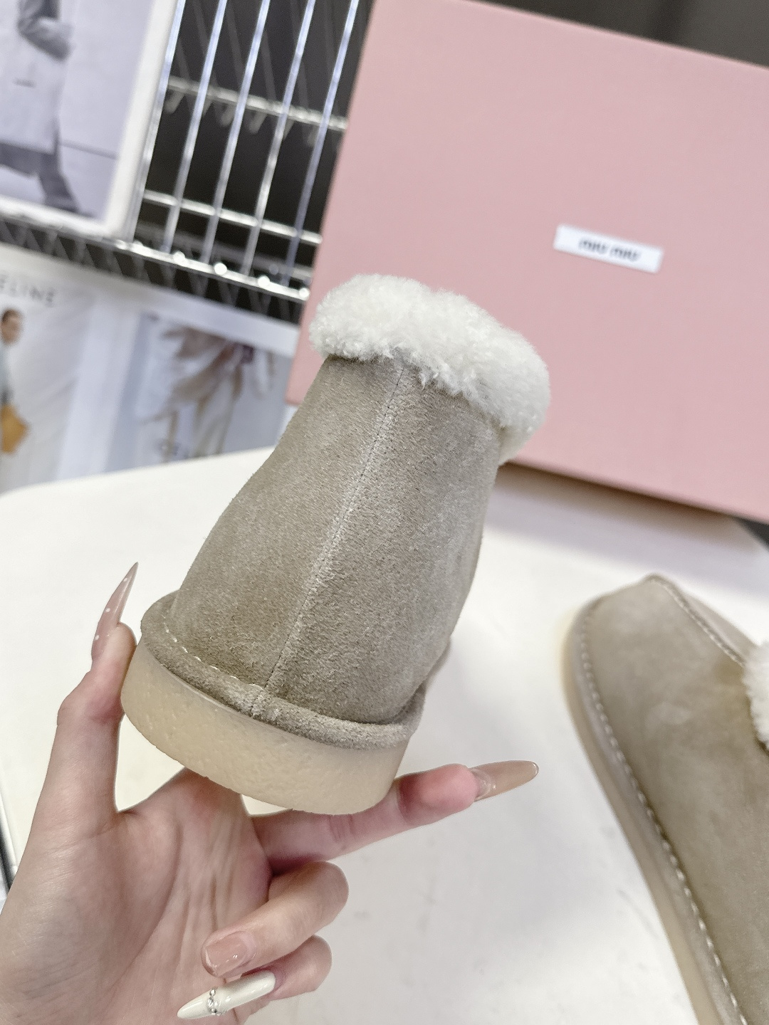 MiuMiu 缪缪秋冬最新走秀款 雪地靴毛毛鞋 原版购入开发 细节对原版 超多明星网红种草 小红书博主都