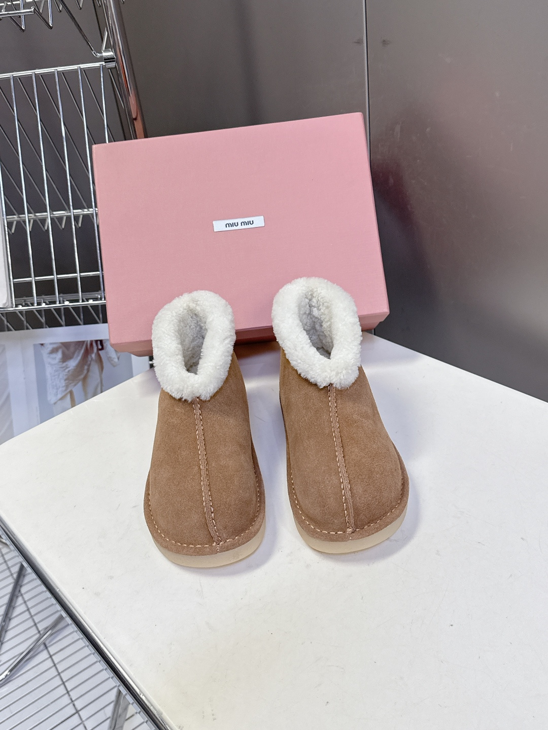 MiuMiu 缪缪秋冬最新走秀款 雪地靴毛毛鞋 原版购入开发 细节对原版 超多明星网红种草 小红书博主都