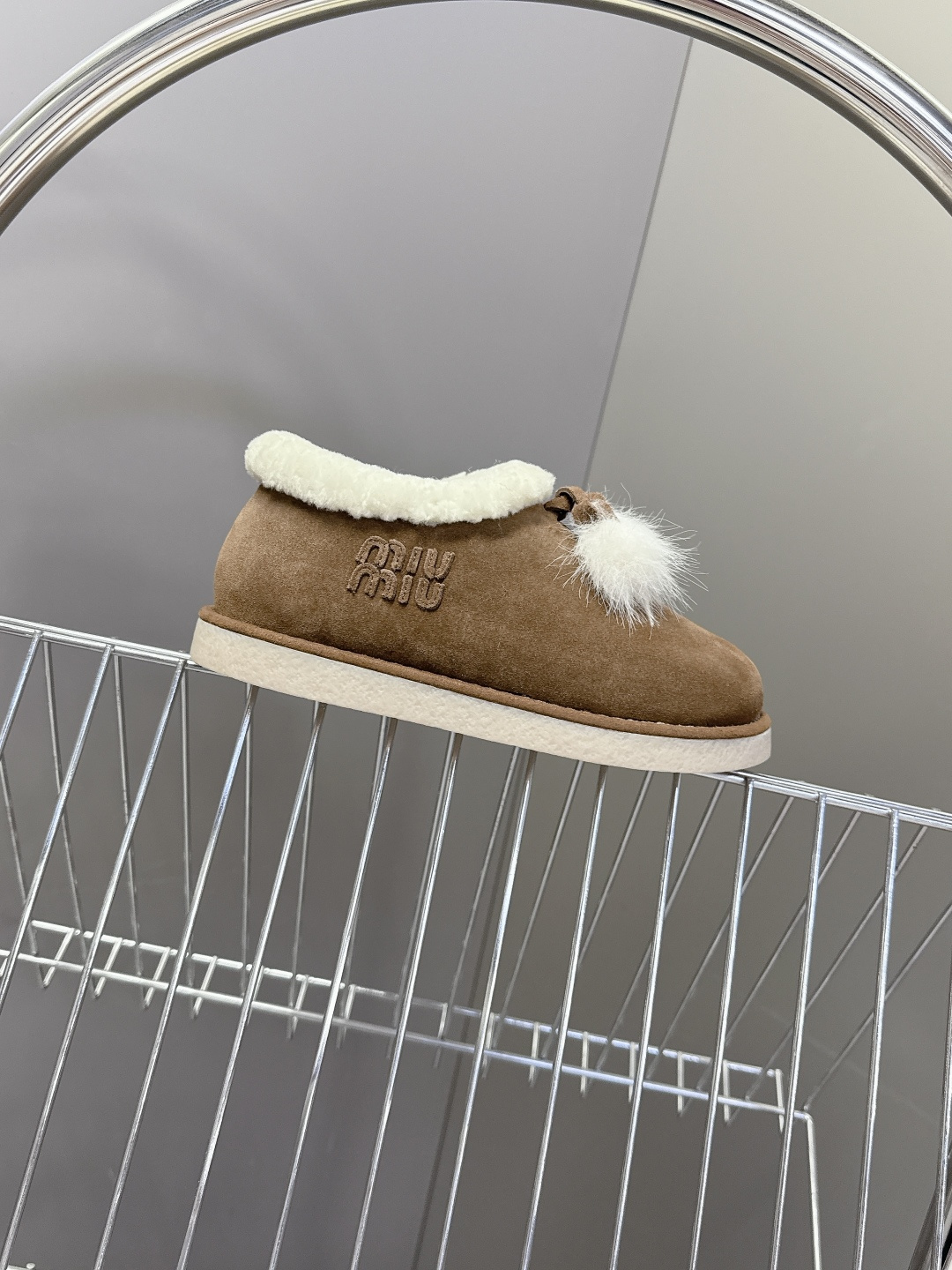 MiuMiu 缪缪秋冬最新走秀款 雪地靴毛毛鞋 原版购入开发 细节对原版 超多明星网红种草 小红书博主都