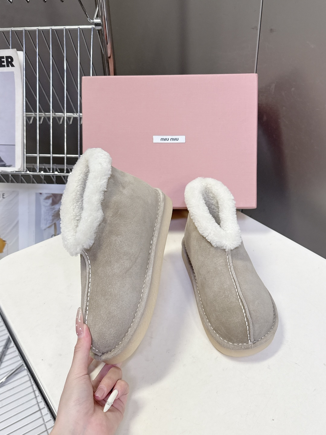 MiuMiu 缪缪秋冬最新走秀款 雪地靴毛毛鞋 原版购入开发 细节对原版 超多明星网红种草 小红书博主都