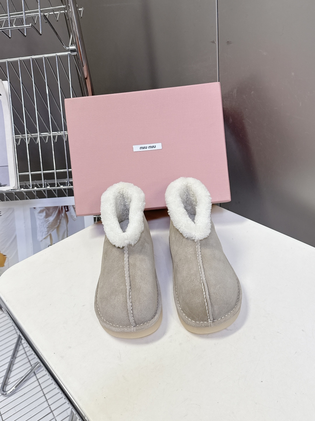 MiuMiu 缪缪秋冬最新走秀款 雪地靴毛毛鞋 原版购入开发 细节对原版 超多明星网红种草 小红书博主都