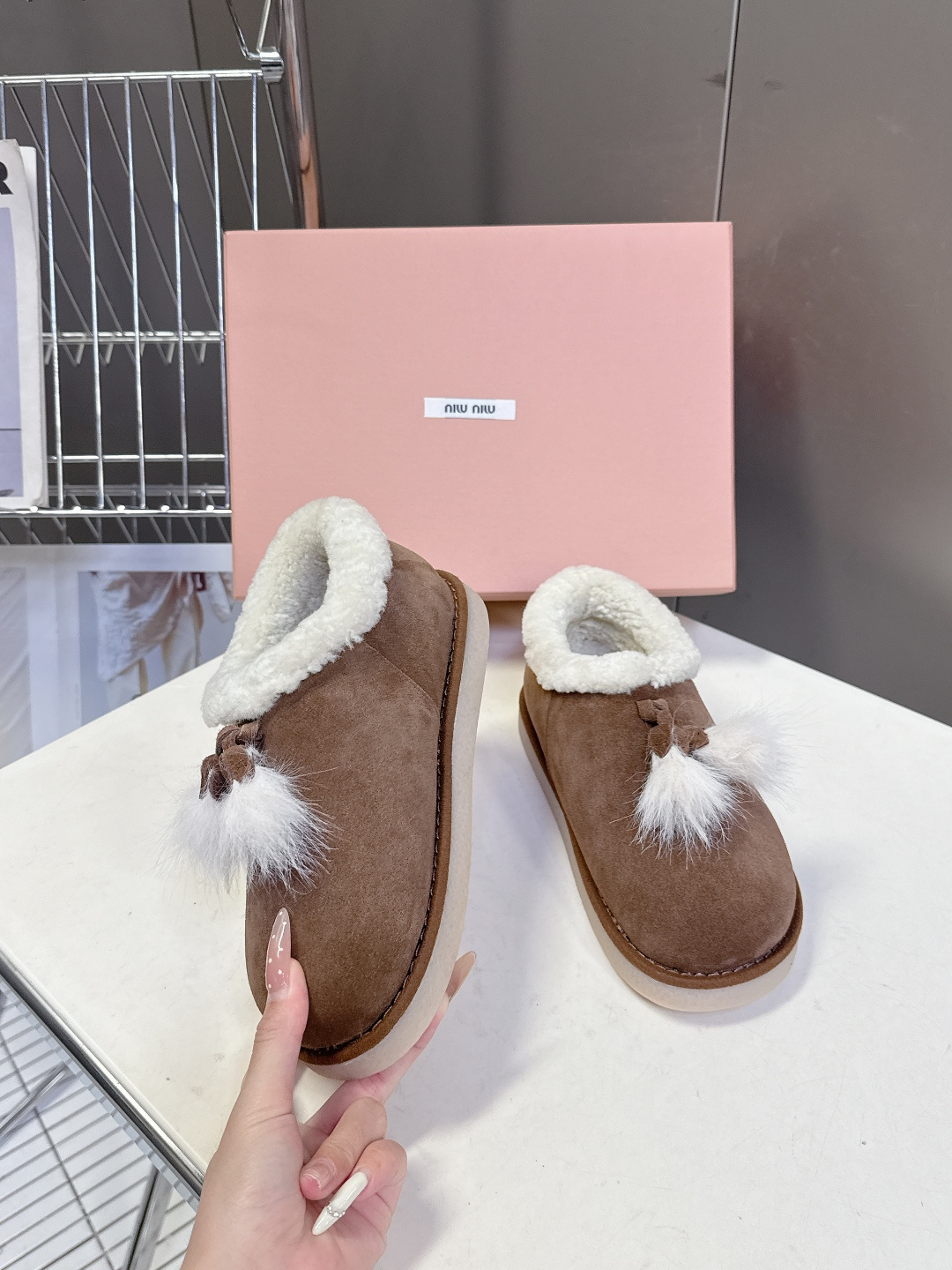 MiuMiu 缪缪秋冬最新走秀款 雪地靴毛毛鞋 原版购入开发 细节对原版 超多明星网红种草 小红书博主都