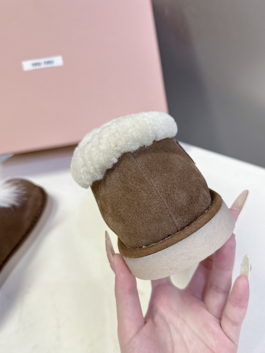 MiuMiu 缪缪秋冬最新走秀款 雪地靴毛毛鞋 原版购入开发 细节对原版 超多明星网红种草 小红书博主都