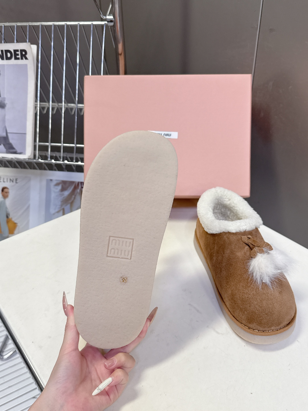 MiuMiu 缪缪秋冬最新走秀款 雪地靴毛毛鞋 原版购入开发 细节对原版 超多明星网红种草 小红书博主都