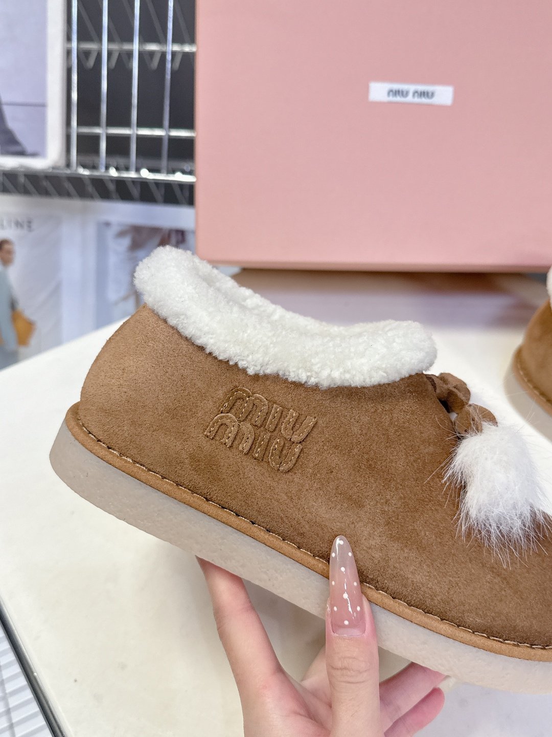 MiuMiu 缪缪秋冬最新走秀款 雪地靴毛毛鞋 原版购入开发 细节对原版 超多明星网红种草 小红书博主都