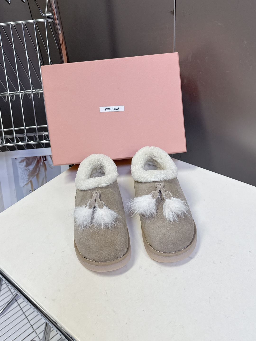 MiuMiu 缪缪秋冬最新走秀款 雪地靴毛毛鞋 原版购入开发 细节对原版 超多明星网红种草 小红书博主都