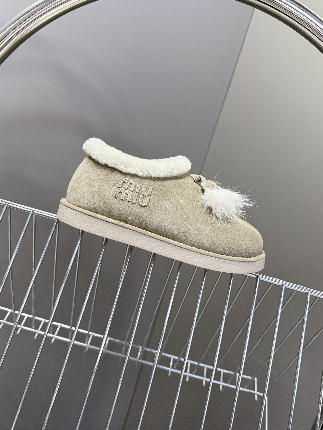 MiuMiu 缪缪秋冬最新走秀款 雪地靴毛毛鞋 原版购入开发 细节对原版 超多明星网红种草 小红书博主都