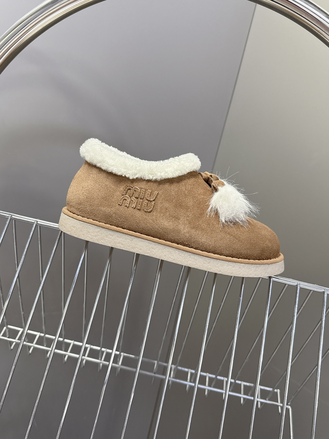 MiuMiu 缪缪秋冬最新走秀款 雪地靴毛毛鞋 原版购入开发 细节对原版 超多明星网红种草 小红书博主都