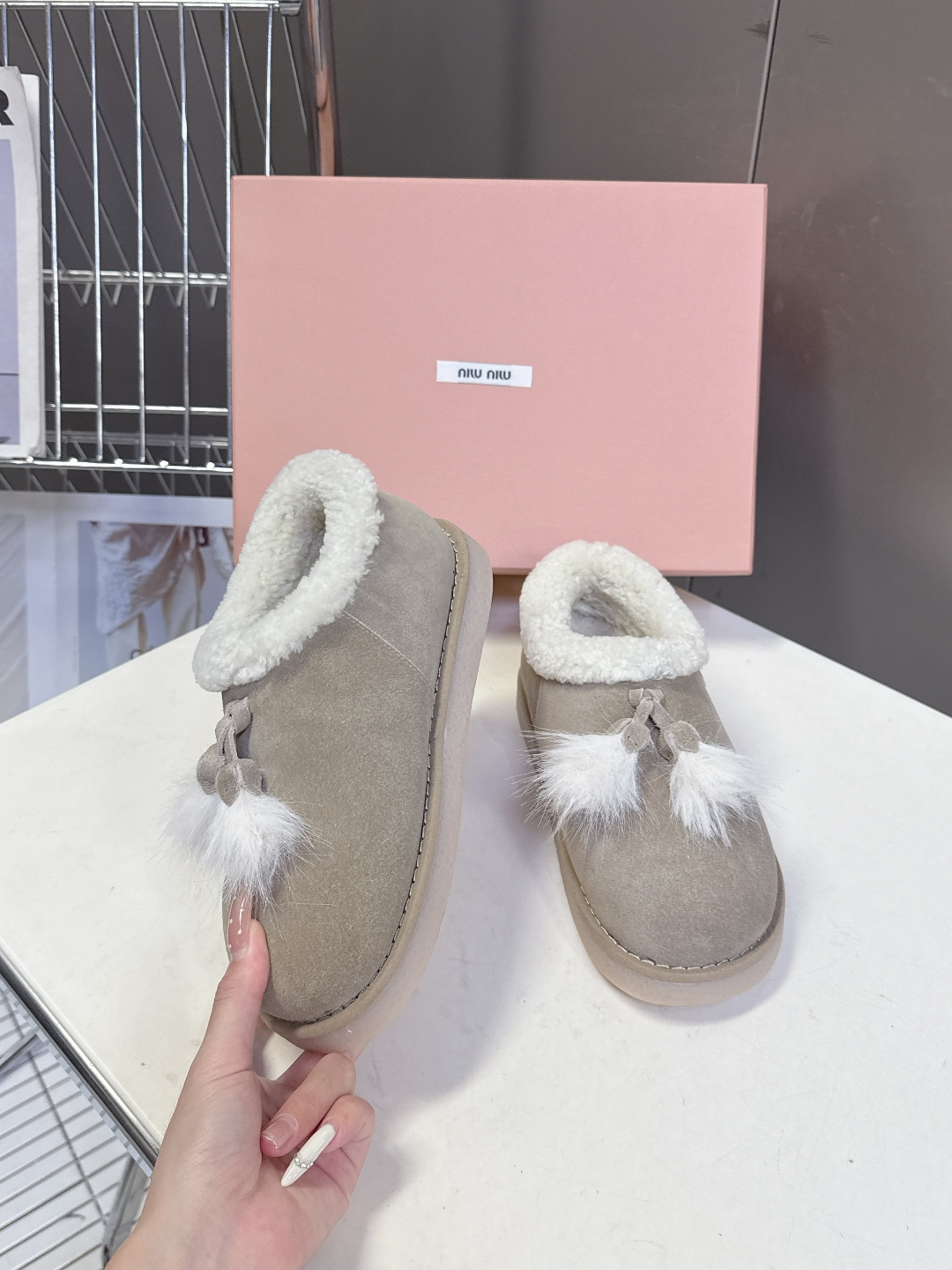 MiuMiu 缪缪秋冬最新走秀款 雪地靴毛毛鞋 原版购入开发 细节对原版 超多明星网红种草 小红书博主都