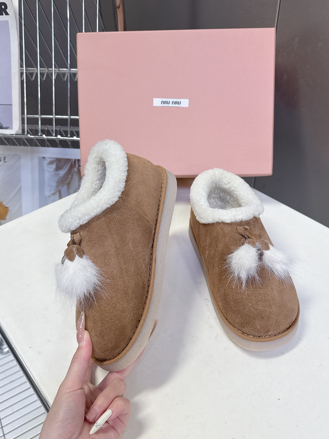 MiuMiu 缪缪秋冬最新走秀款 雪地靴毛毛鞋 原版购入开发 细节对原版 超多明星网红种草 小红书博主都