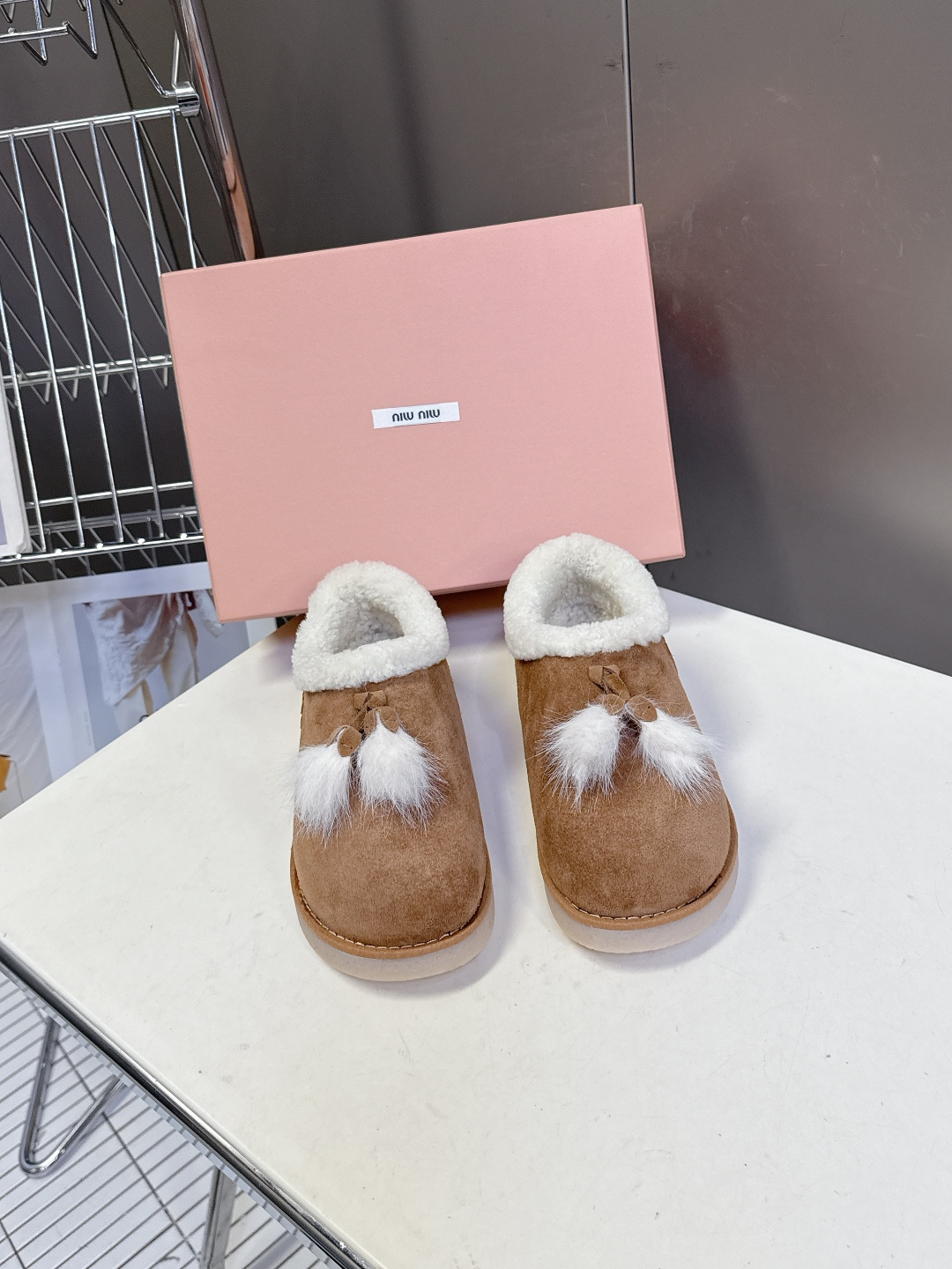 MiuMiu 缪缪秋冬最新走秀款 雪地靴毛毛鞋 原版购入开发 细节对原版 超多明星网红种草 小红书博主都